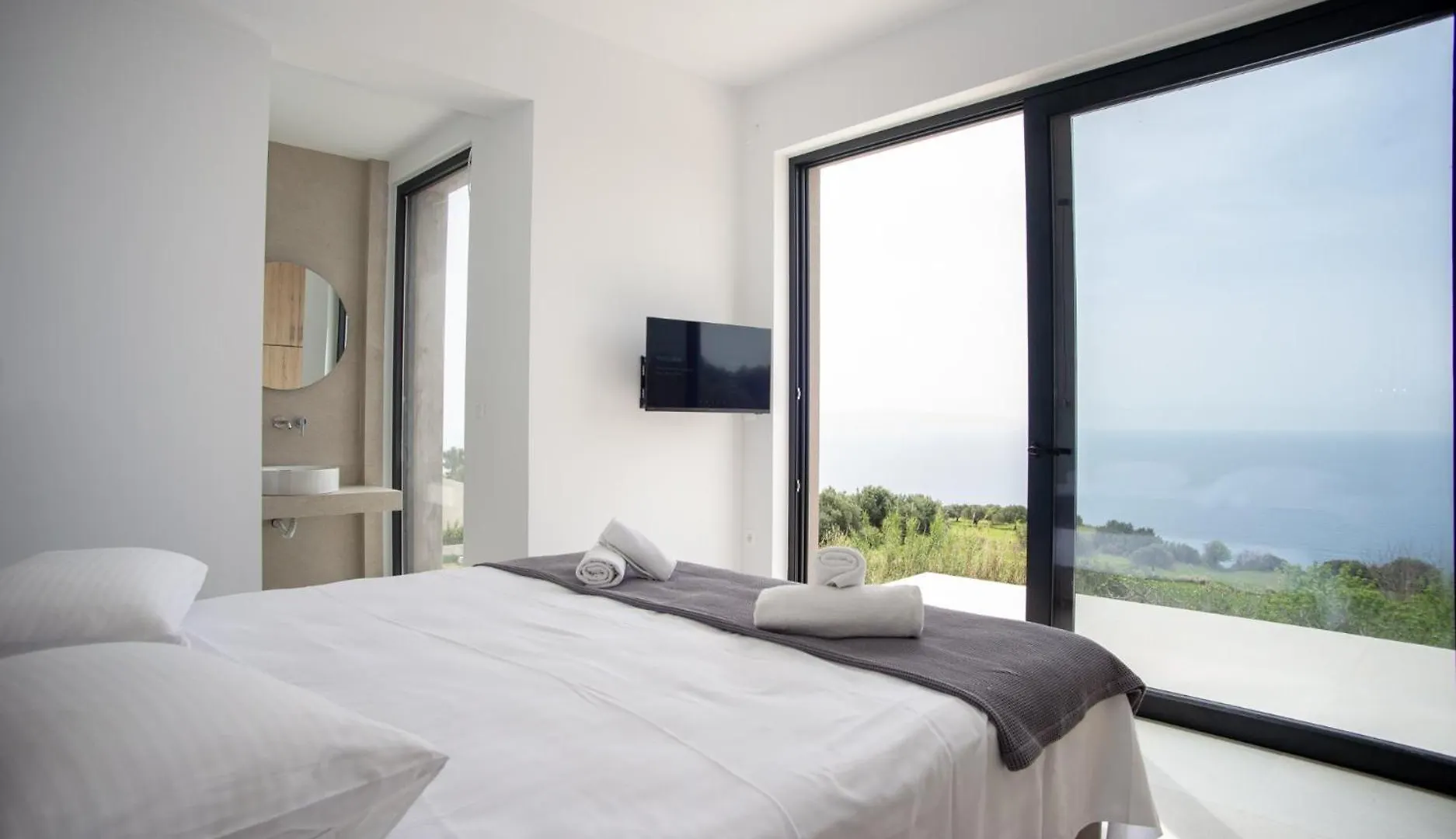 Sea Whisper With Private Pool & Panoramic Sea View Villa Plateies